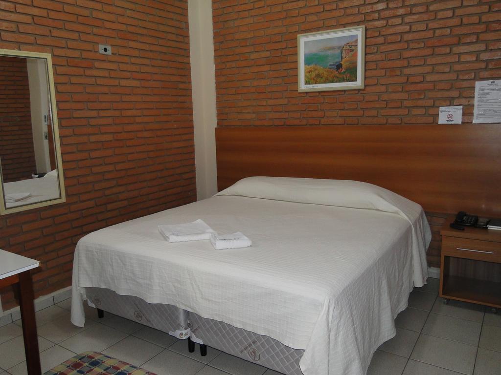Hotel Pousada Vale Do Sol Em Pompéia Pokój zdjęcie
